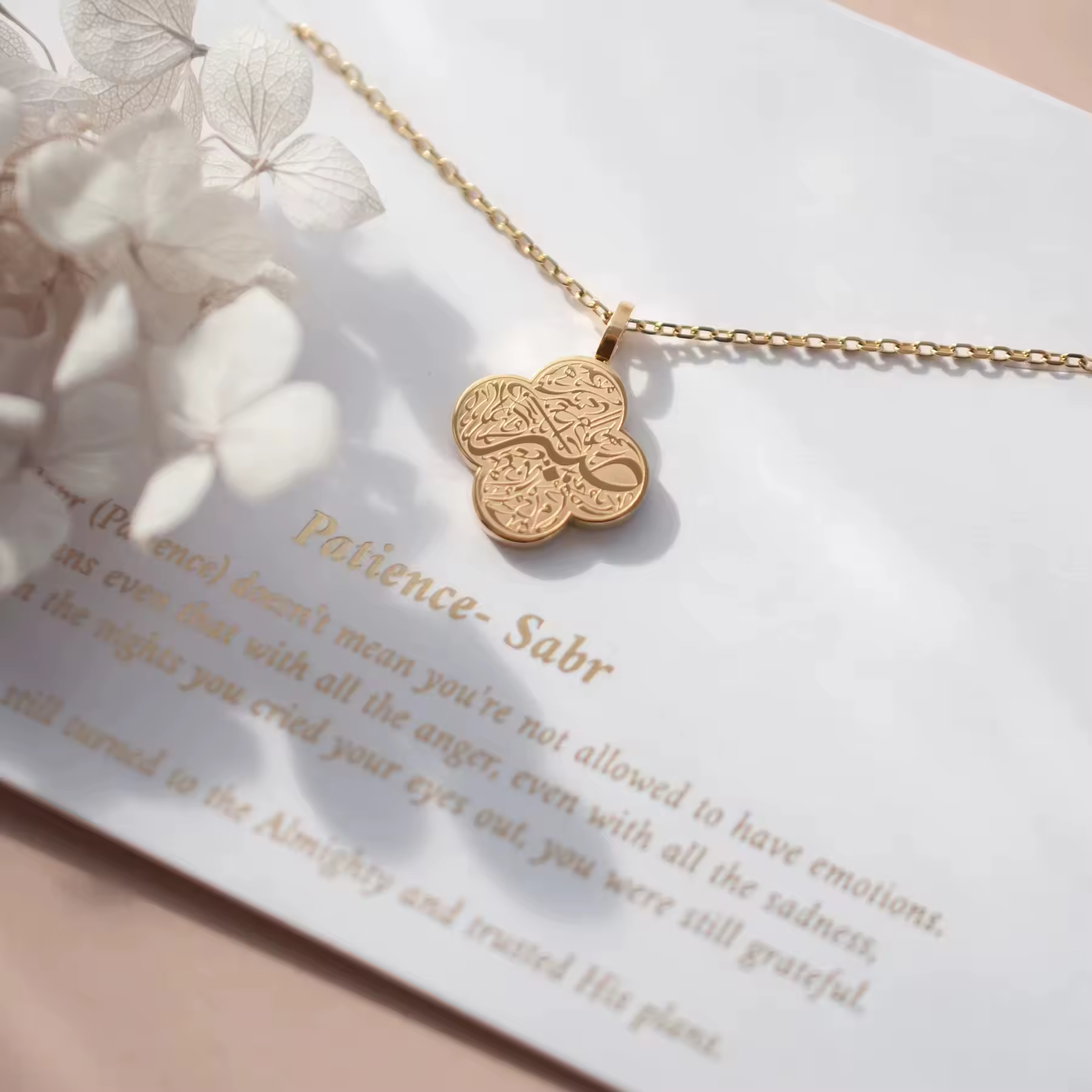 Collier de calligraphie islamique plaqué or 18 carats